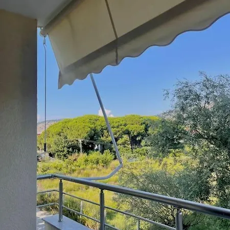 Coastal Getaway Apartament